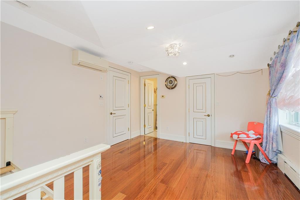 4094 Ocean Avenue Manhattan Beach Brooklyn NY 11235