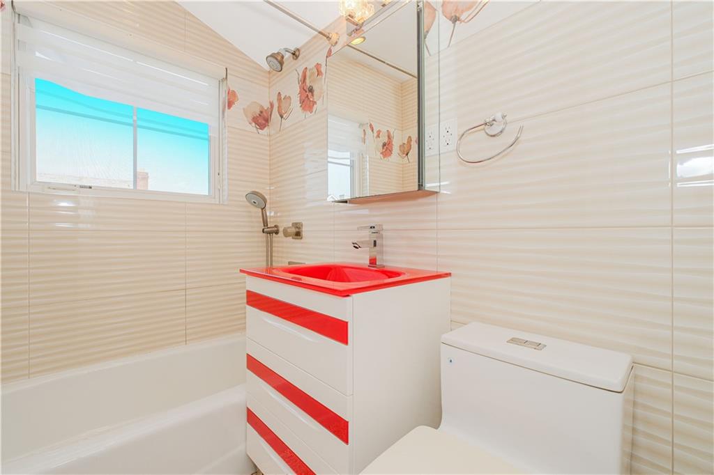 4094 Ocean Avenue Manhattan Beach Brooklyn NY 11235