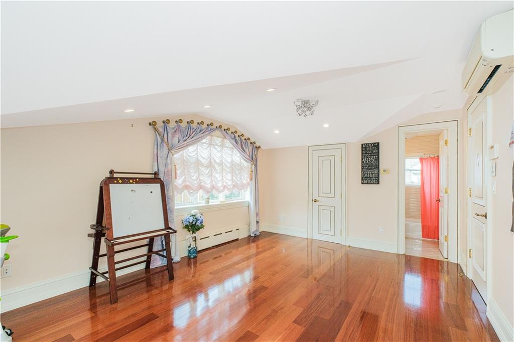 4094 Ocean Avenue Manhattan Beach Brooklyn NY 11235