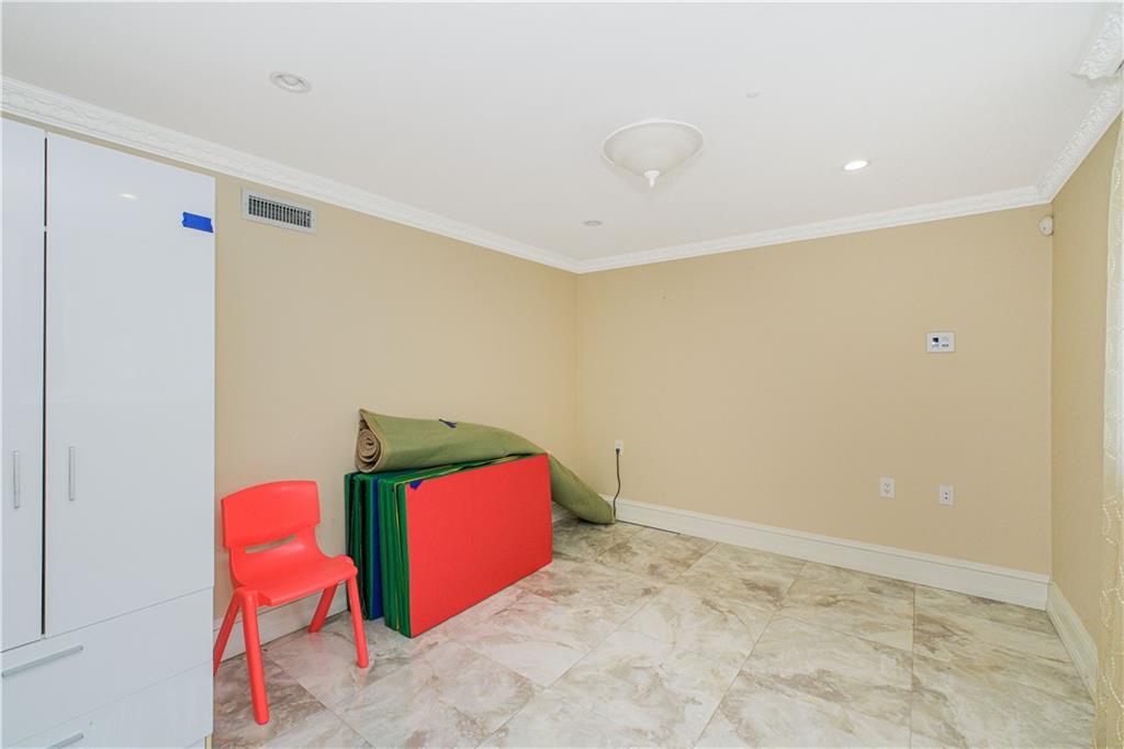 4094 Ocean Avenue Manhattan Beach Brooklyn NY 11235