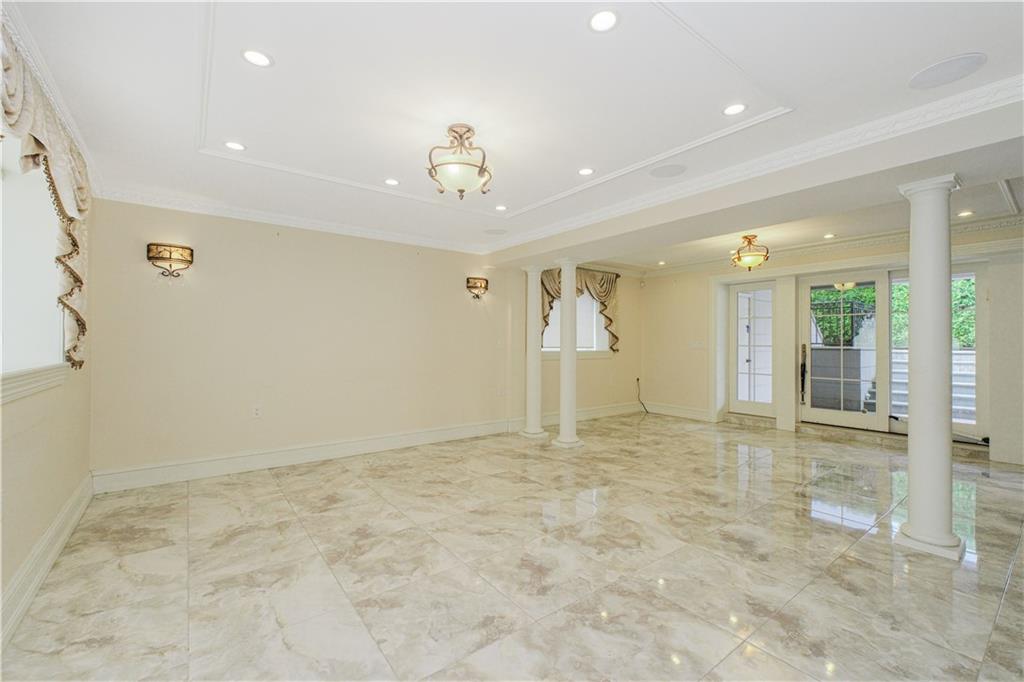 4094 Ocean Avenue Manhattan Beach Brooklyn NY 11235