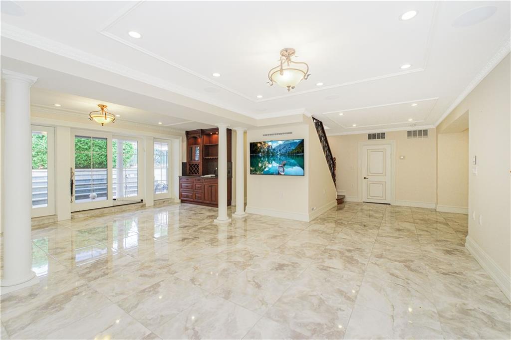 4094 Ocean Avenue Manhattan Beach Brooklyn NY 11235