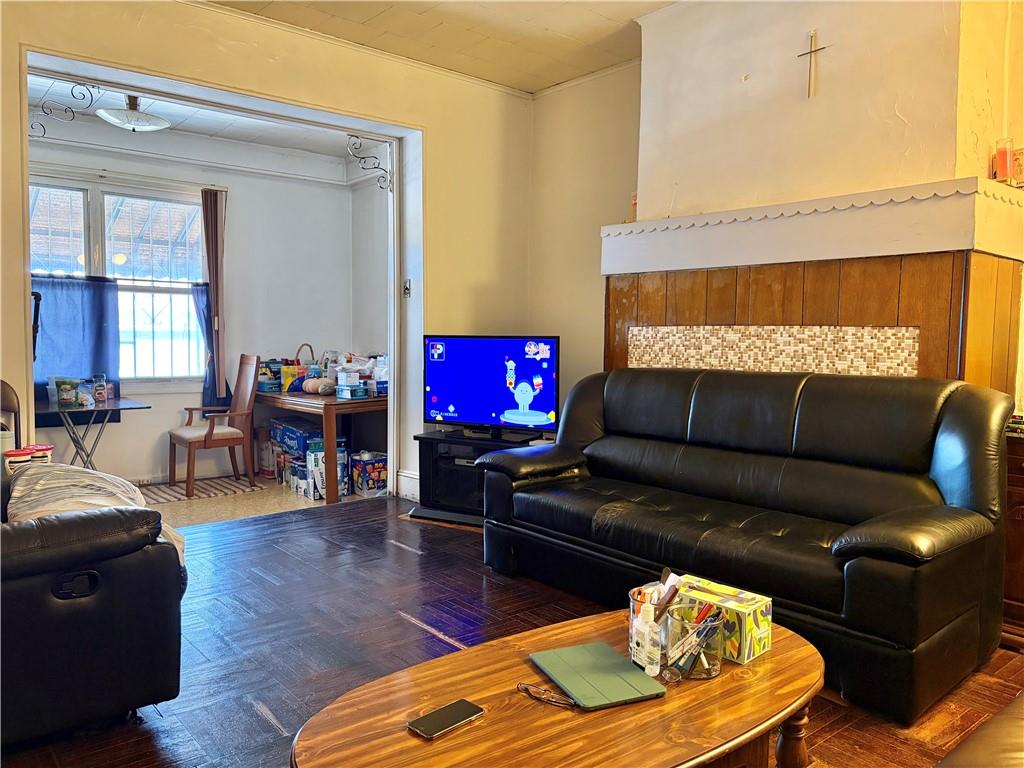 6013 20th Avenue Bensonhurst Brooklyn NY 11204