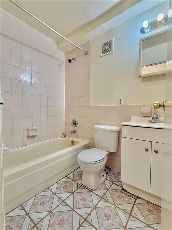 9520 42nd Avenue Elmhurst Elmhurst NY 11373
