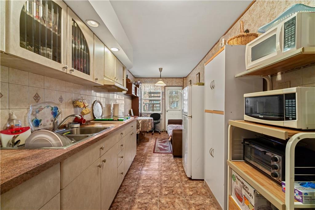 2464 East 28th Street Sheepshead Bay Brooklyn NY 11235