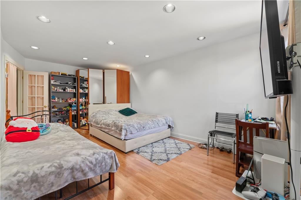 2464 East 28th Street Sheepshead Bay Brooklyn NY 11235