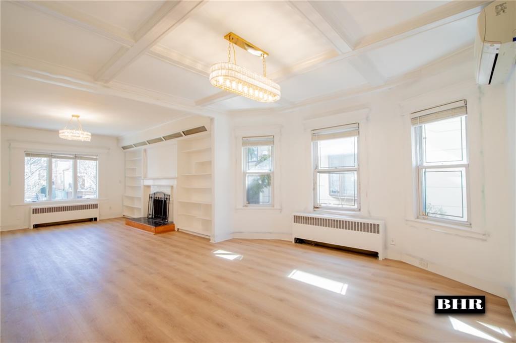 154 Beaumont Street Manhattan Beach Brooklyn NY 11235