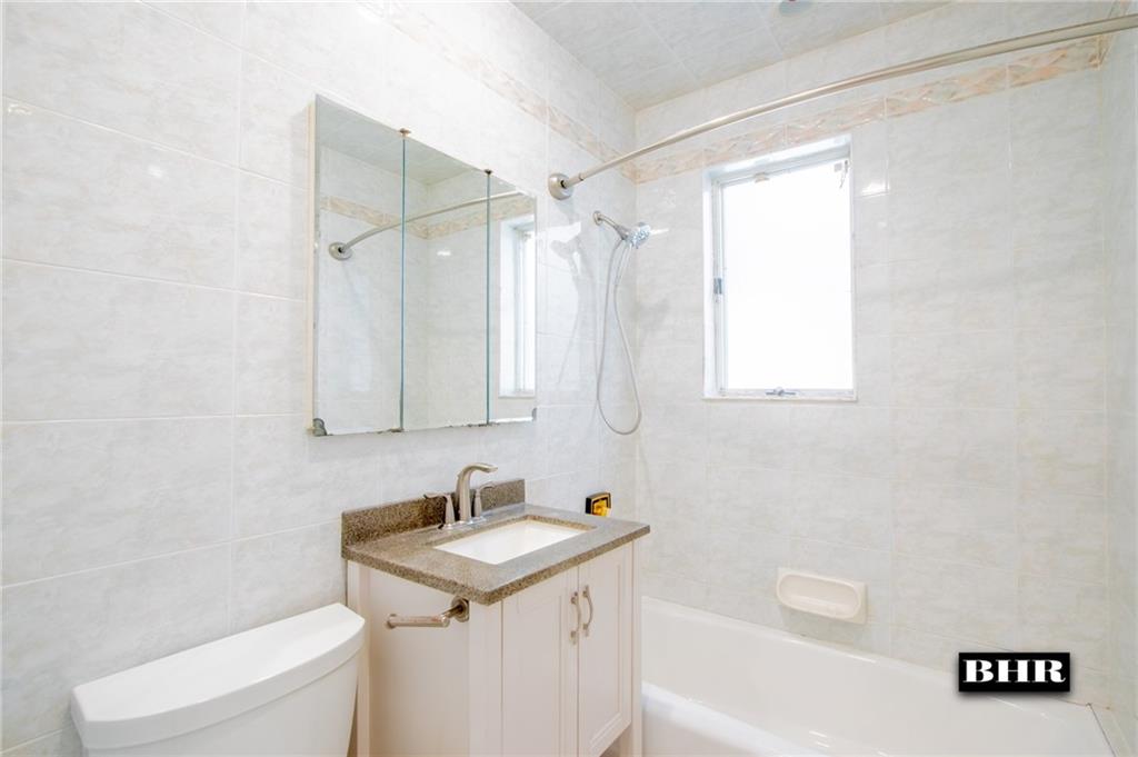 154 Beaumont Street Manhattan Beach Brooklyn NY 11235