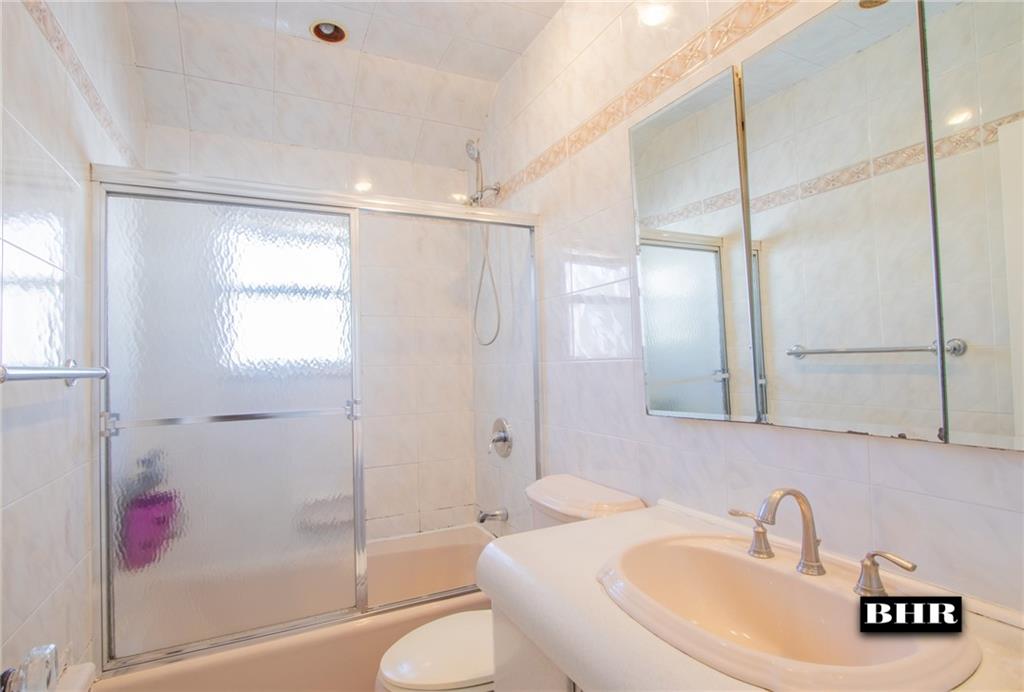 154 Beaumont Street Manhattan Beach Brooklyn NY 11235