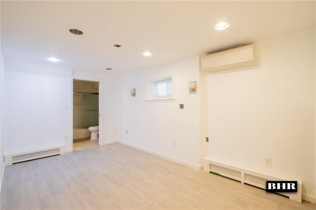 154 Beaumont Street Manhattan Beach Brooklyn NY 11235