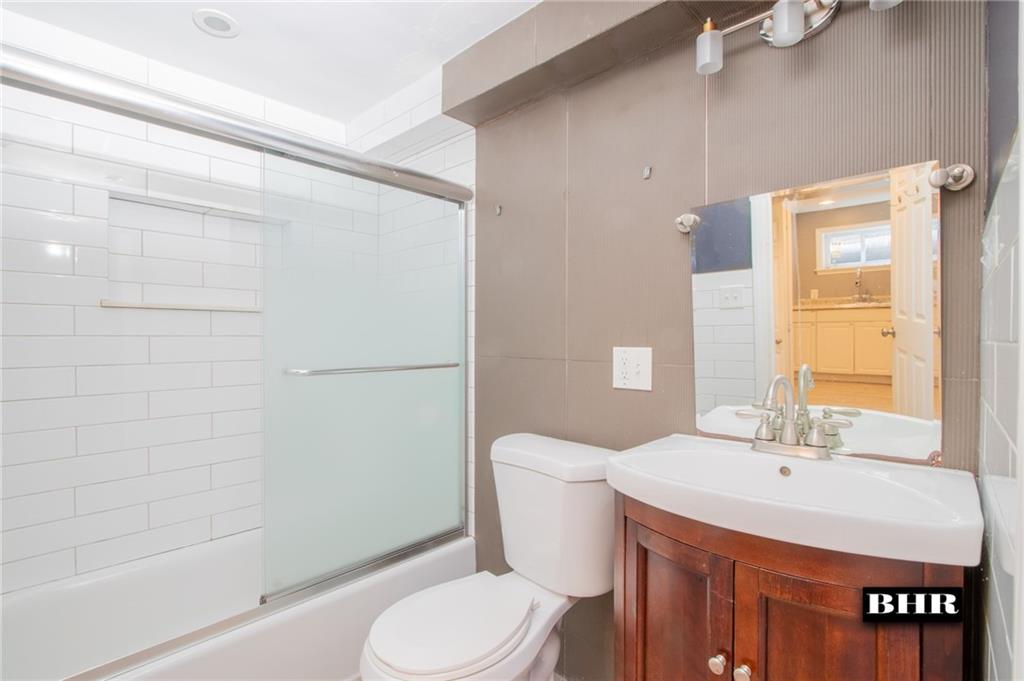 154 Beaumont Street Manhattan Beach Brooklyn NY 11235