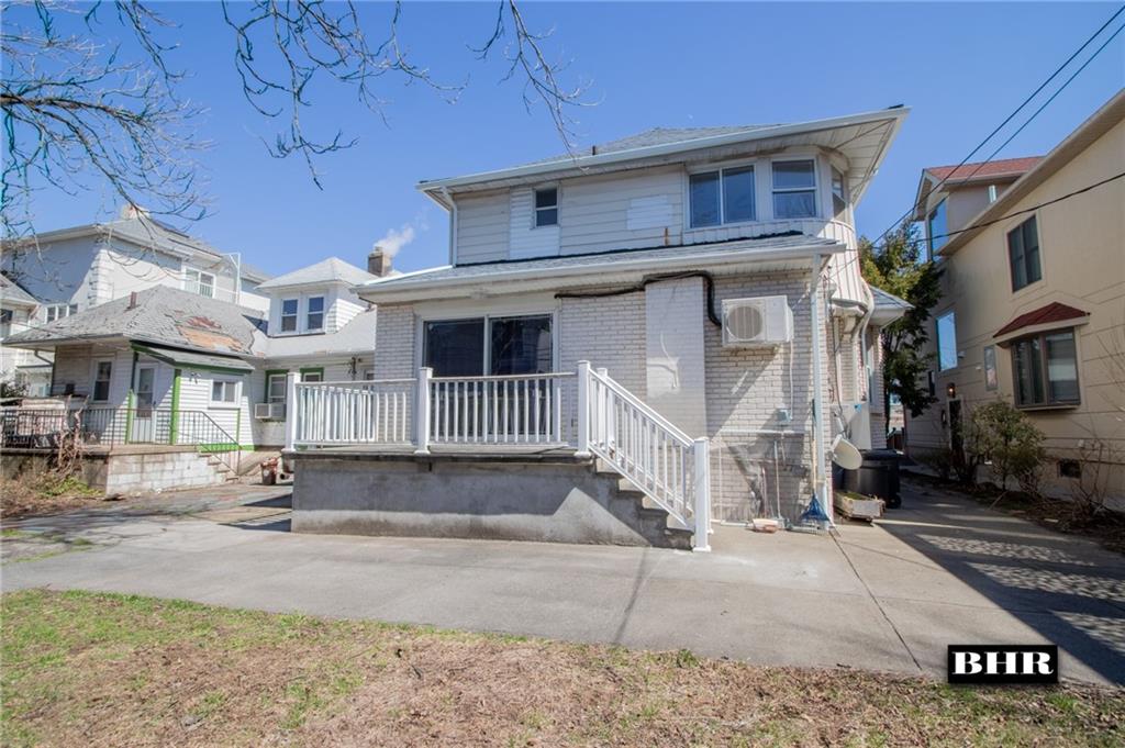 154 Beaumont Street Manhattan Beach Brooklyn NY 11235