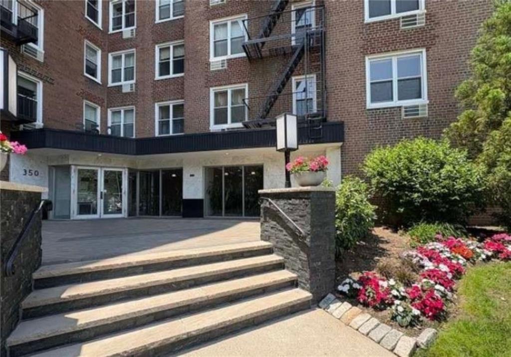 350 Richmond Terrace St. George Staten Island NY 10301