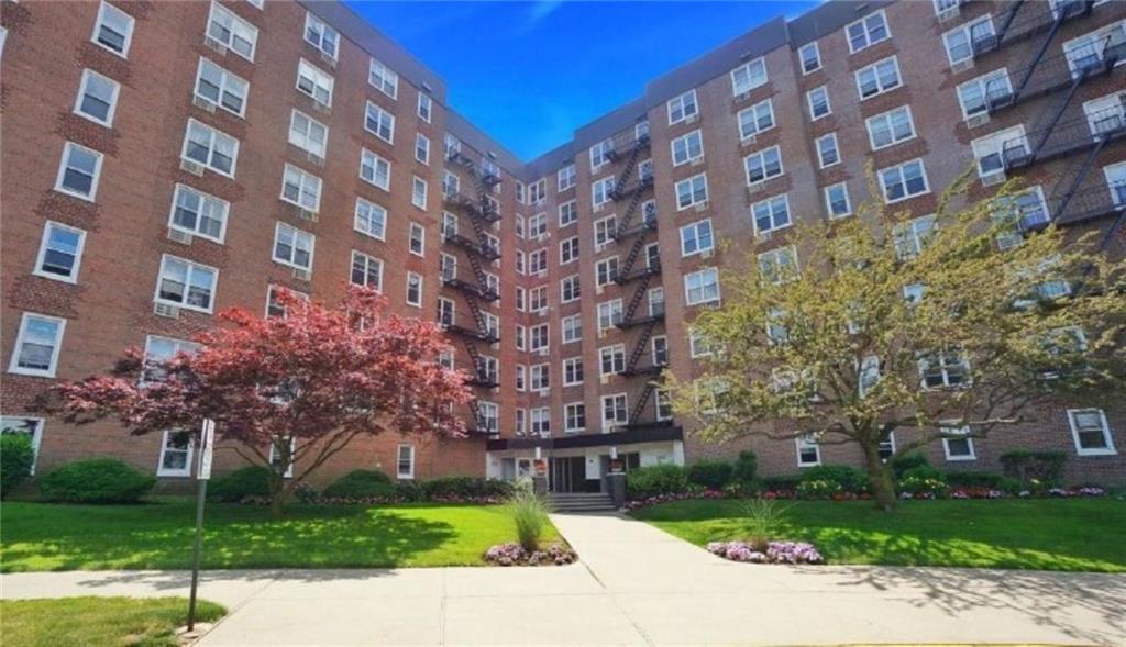 350 Richmond Terrace St. George Staten Island NY 10301