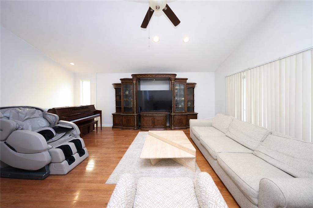 86 West Terrace Huguenot Staten Island NY 10312