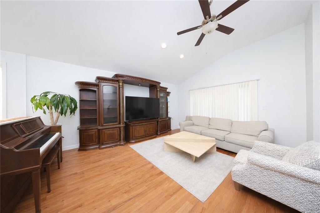 86 West Terrace Huguenot Staten Island NY 10312