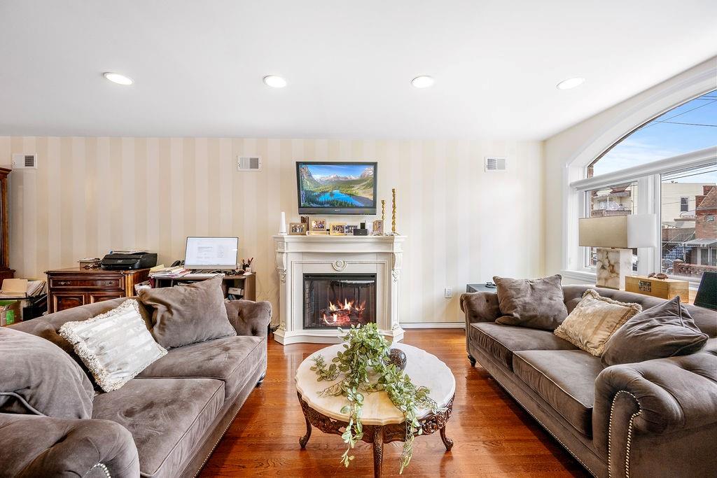 164 Bay 10th Street Bensonhurst Brooklyn NY 11228