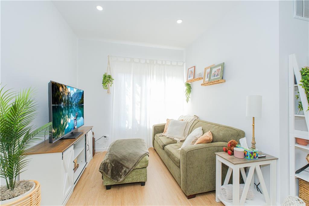 10 Penton Street Pleasant Plains Staten Island NY 10309