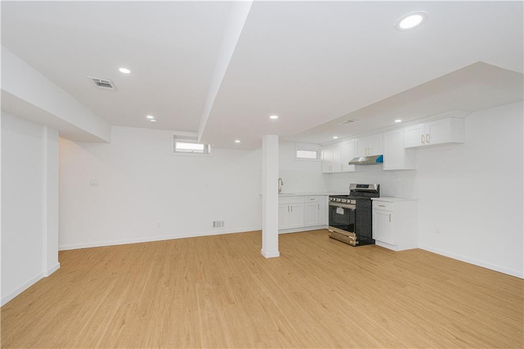 10 Penton Street Pleasant Plains Staten Island NY 10309