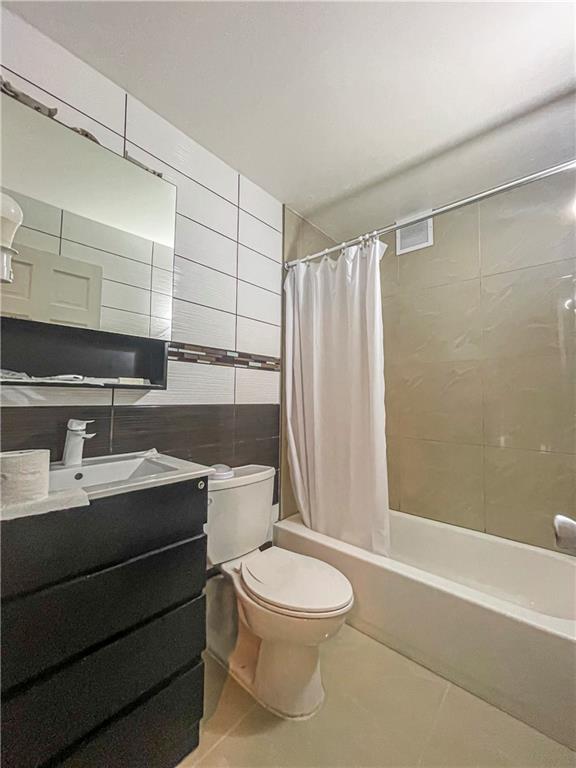 175 Zoe Street Grant City Staten Island NY 10305