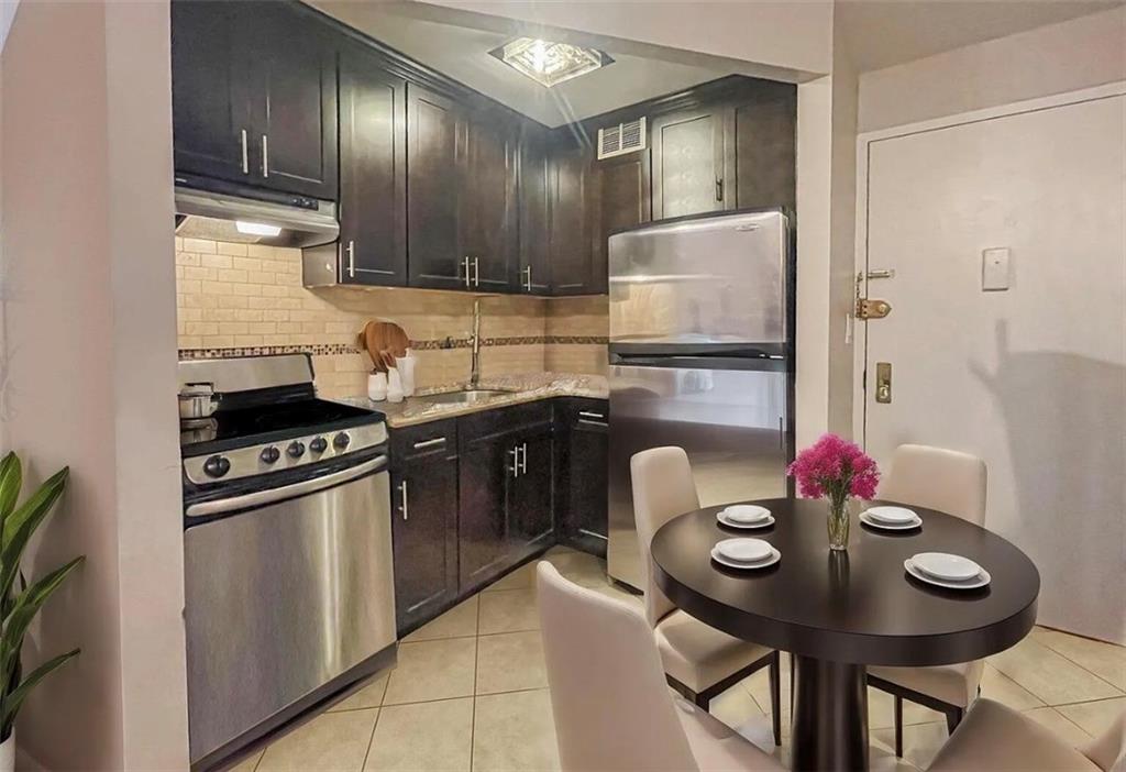 175 Zoe Street Grant City Staten Island NY 10305