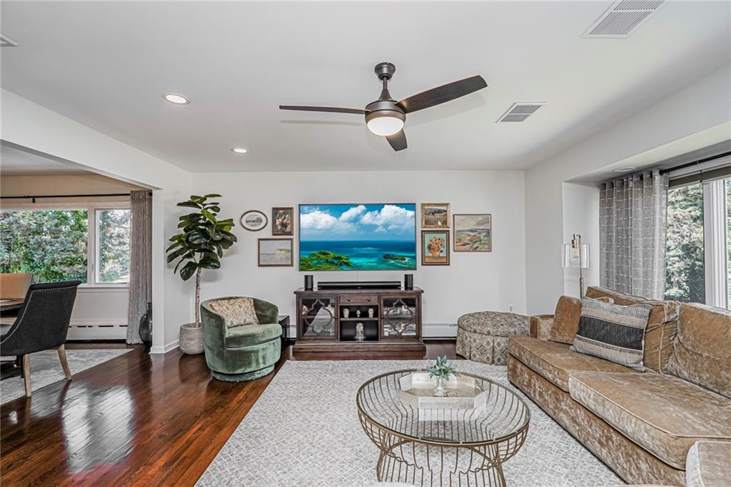 24 Pickersgill Avenue Arrochar Staten Island NY 10305