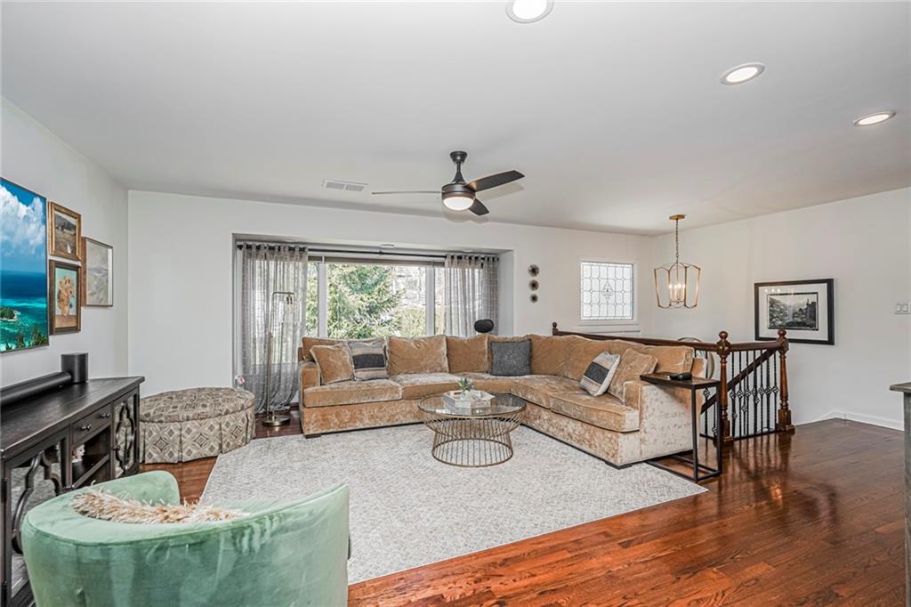 24 Pickersgill Avenue Arrochar Staten Island NY 10305