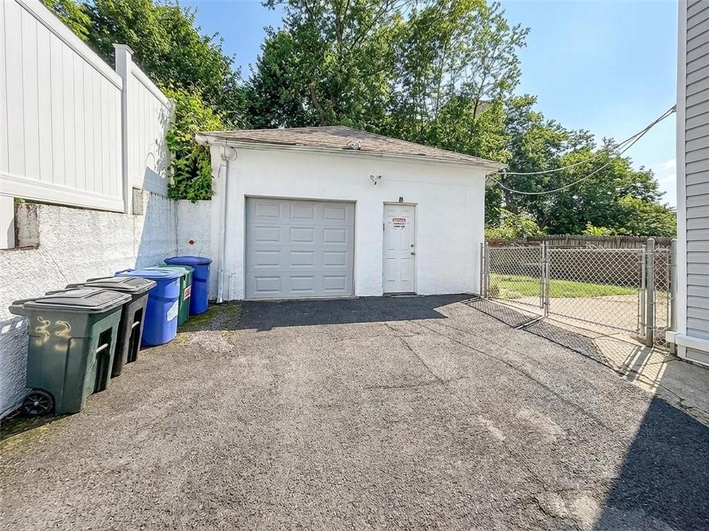 33 Hope Avenue Staten Island NY 10305