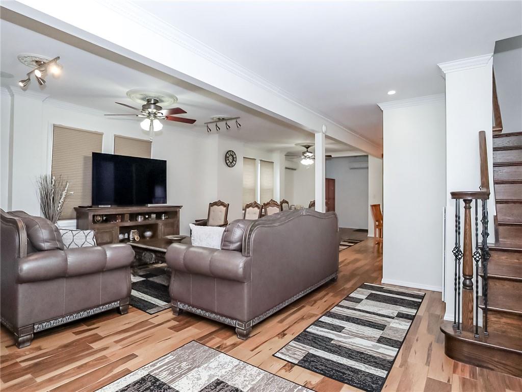 33 Hope Avenue Staten Island NY 10305