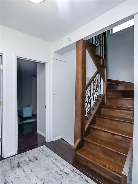 33 Hope Avenue Staten Island NY 10305