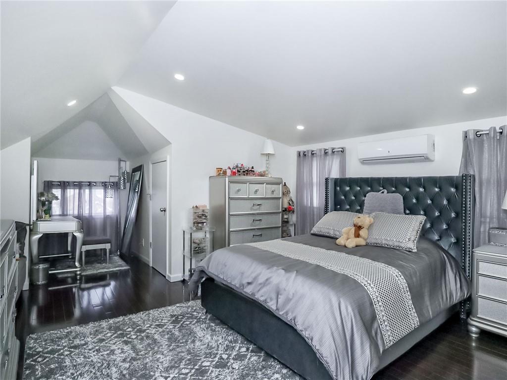 33 Hope Avenue Staten Island NY 10305