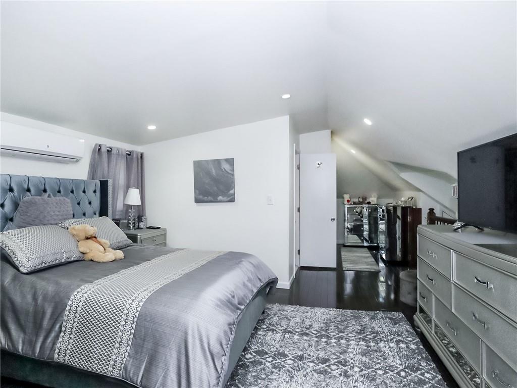 33 Hope Avenue Staten Island NY 10305