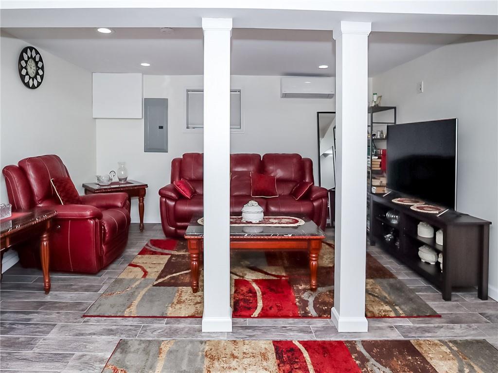 33 Hope Avenue Staten Island NY 10305