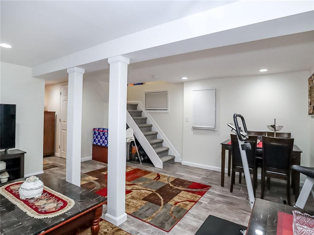 33 Hope Avenue Staten Island NY 10305