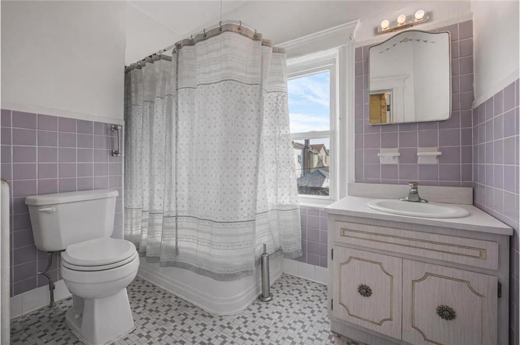 2559 East 27th Street Sheepshead Bay Brooklyn NY 11235