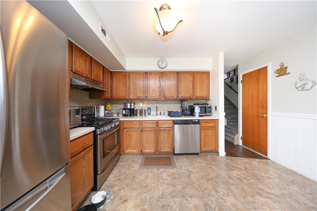 15 Stratford Court New Springville Staten Island NY 10314