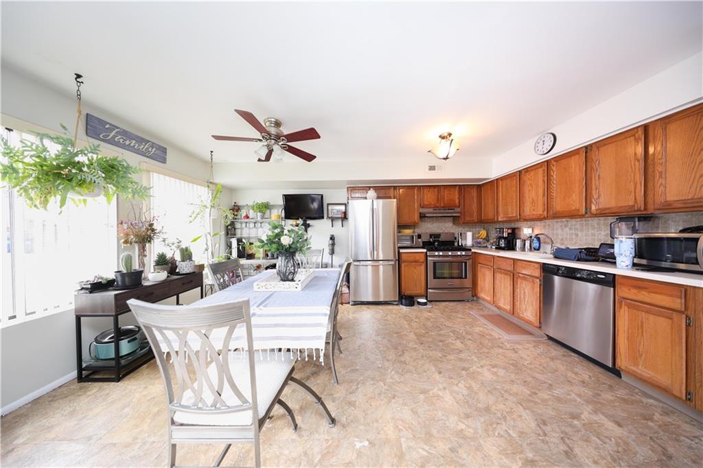 15 Stratford Court New Springville Staten Island NY 10314