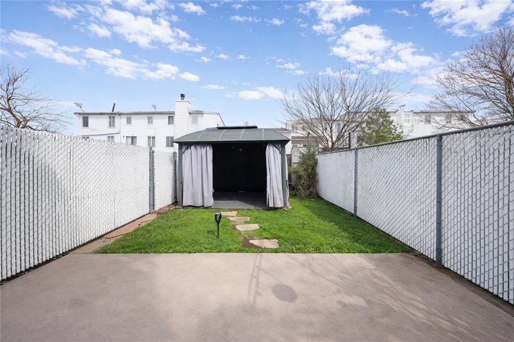 15 Stratford Court New Springville Staten Island NY 10314