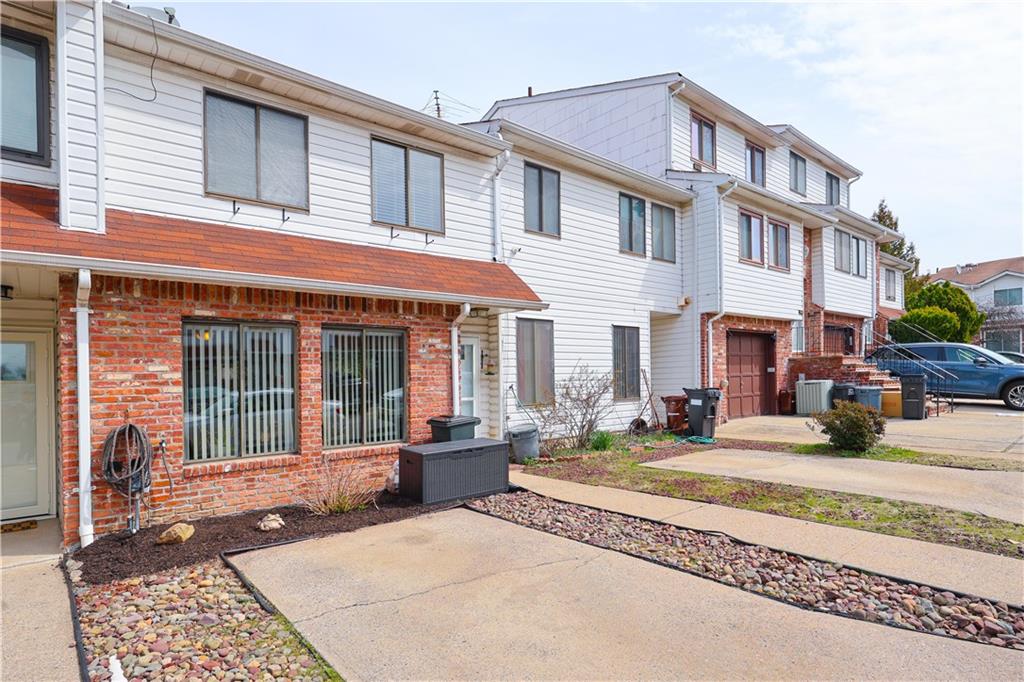 15 Stratford Court New Springville Staten Island NY 10314