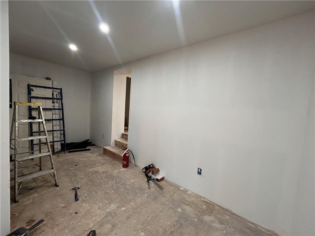 59 Saint Marys Avenue Rosebank State Island NY 10305