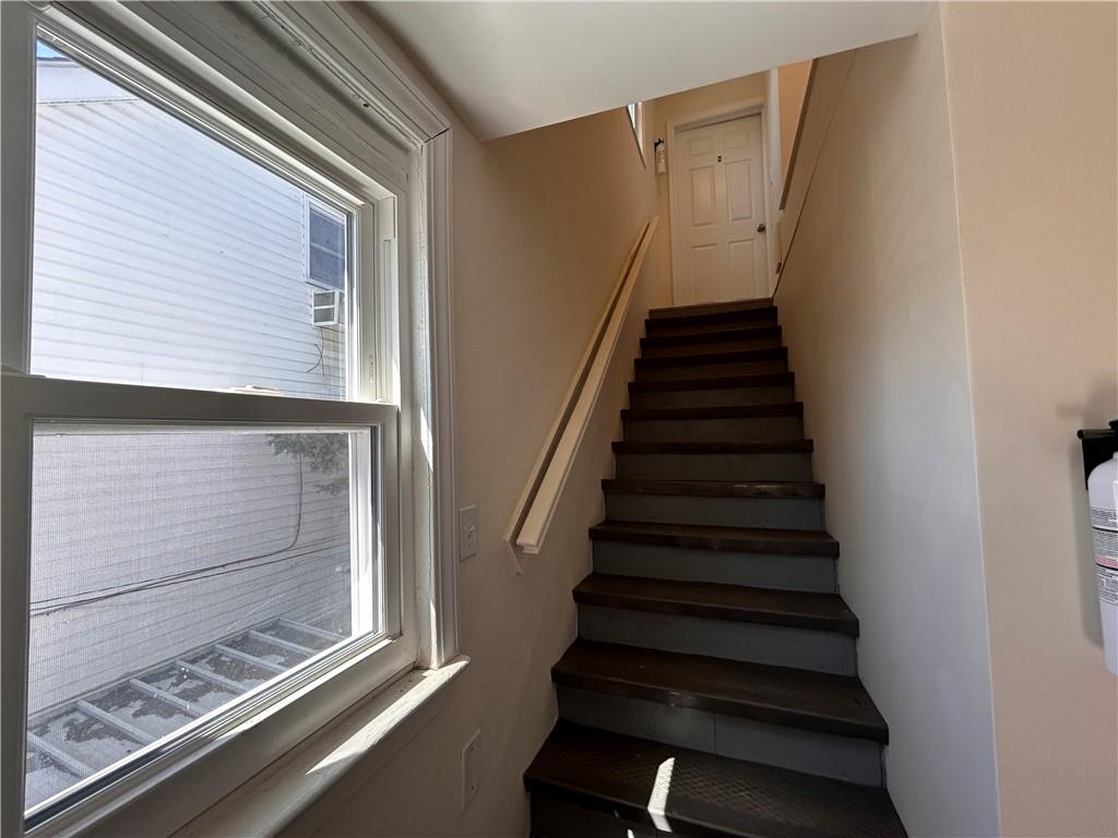 59 Saint Marys Avenue Rosebank State Island NY 10305