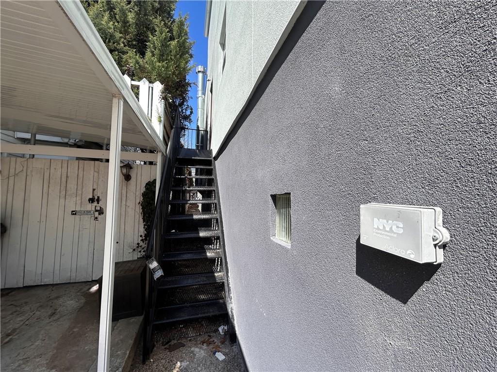 59 Saint Marys Avenue Rosebank State Island NY 10305