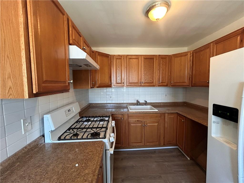 59 Saint Marys Avenue Rosebank State Island NY 10305