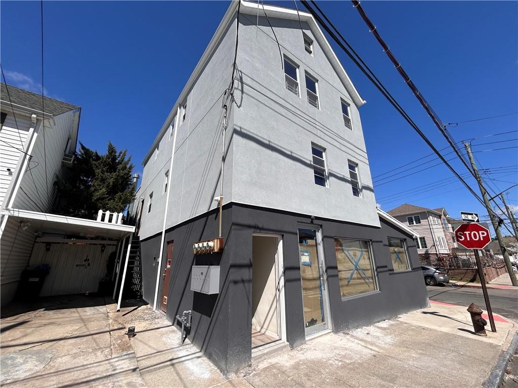 59 Saint Marys Avenue Rosebank State Island NY 10305