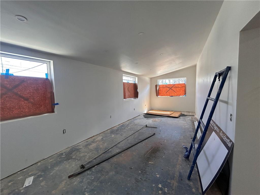 59 Saint Marys Avenue Rosebank State Island NY 10305