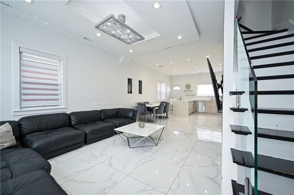 33 Kings Place Gravesend Brooklyn NY 11223