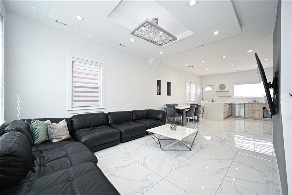 33 Kings Place Gravesend Brooklyn NY 11223