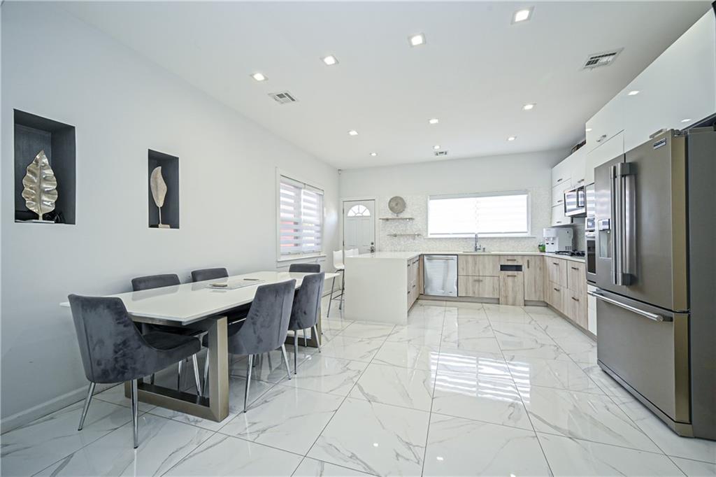 33 Kings Place Gravesend Brooklyn NY 11223