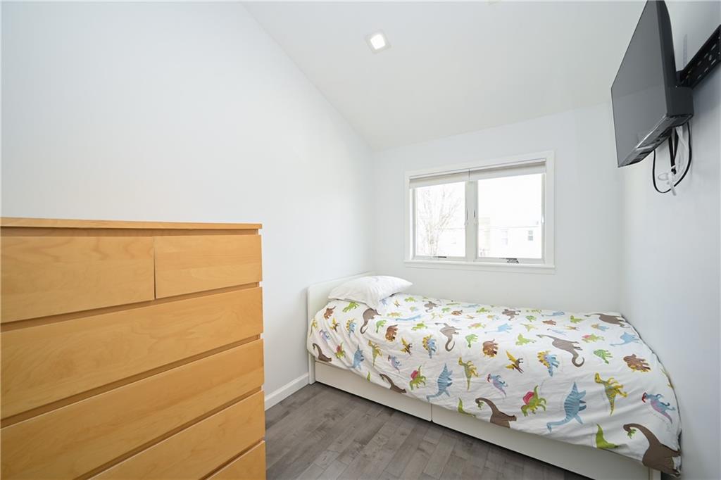 33 Kings Place Gravesend Brooklyn NY 11223