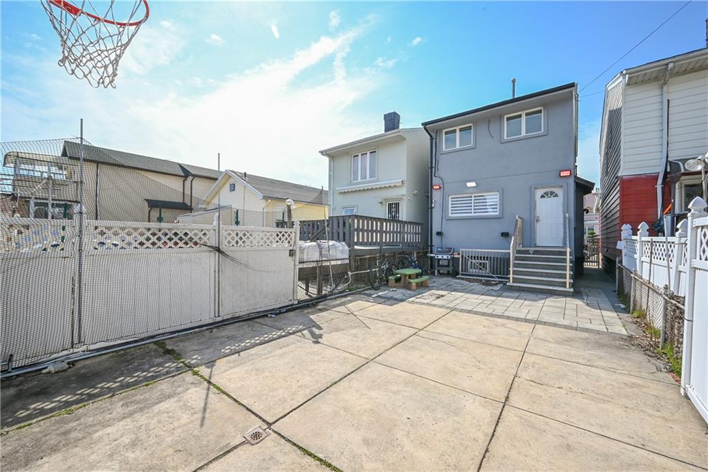 33 Kings Place Gravesend Brooklyn NY 11223